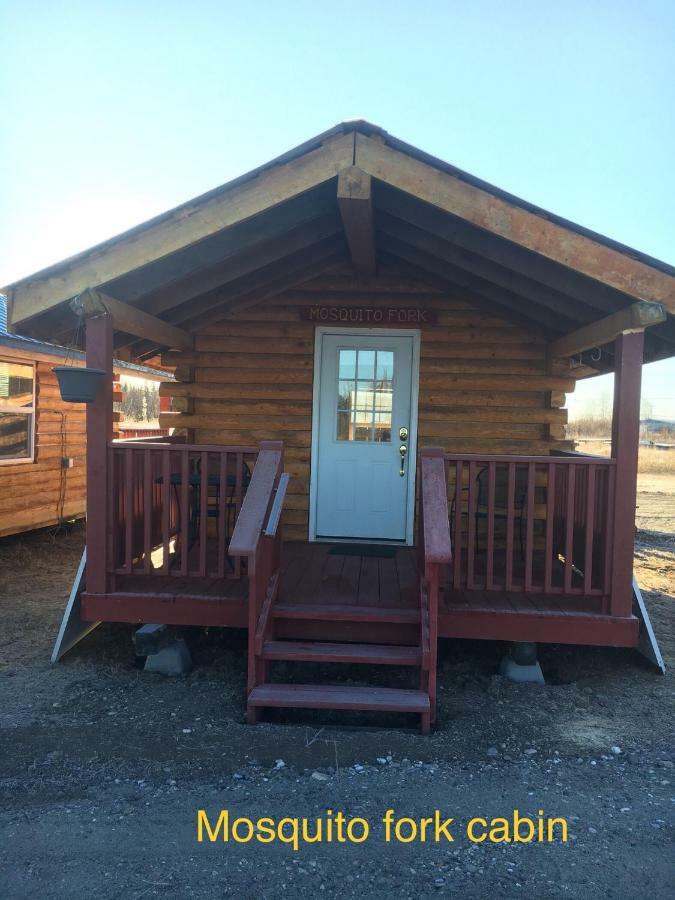 Alaska Log Cabins On The Pond Clear Creek Park Exteriör bild
